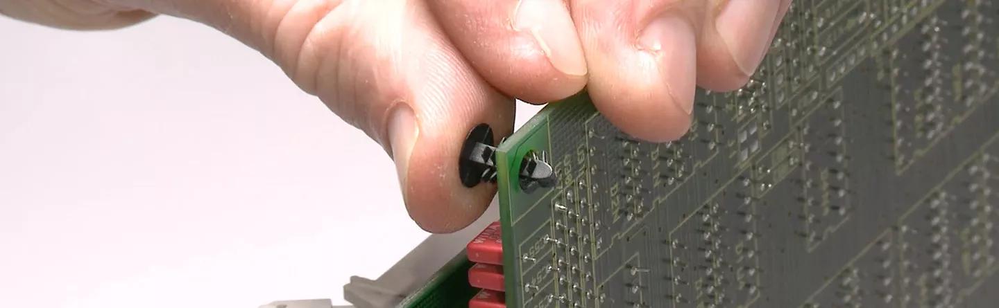 Push-in rivet on PCB
